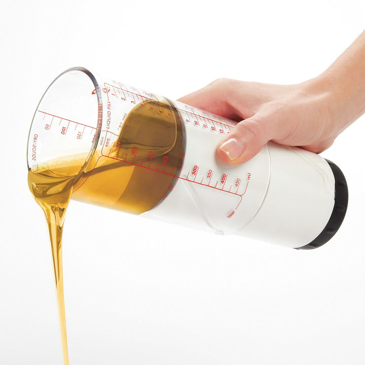 Liquid and dry measuring cup