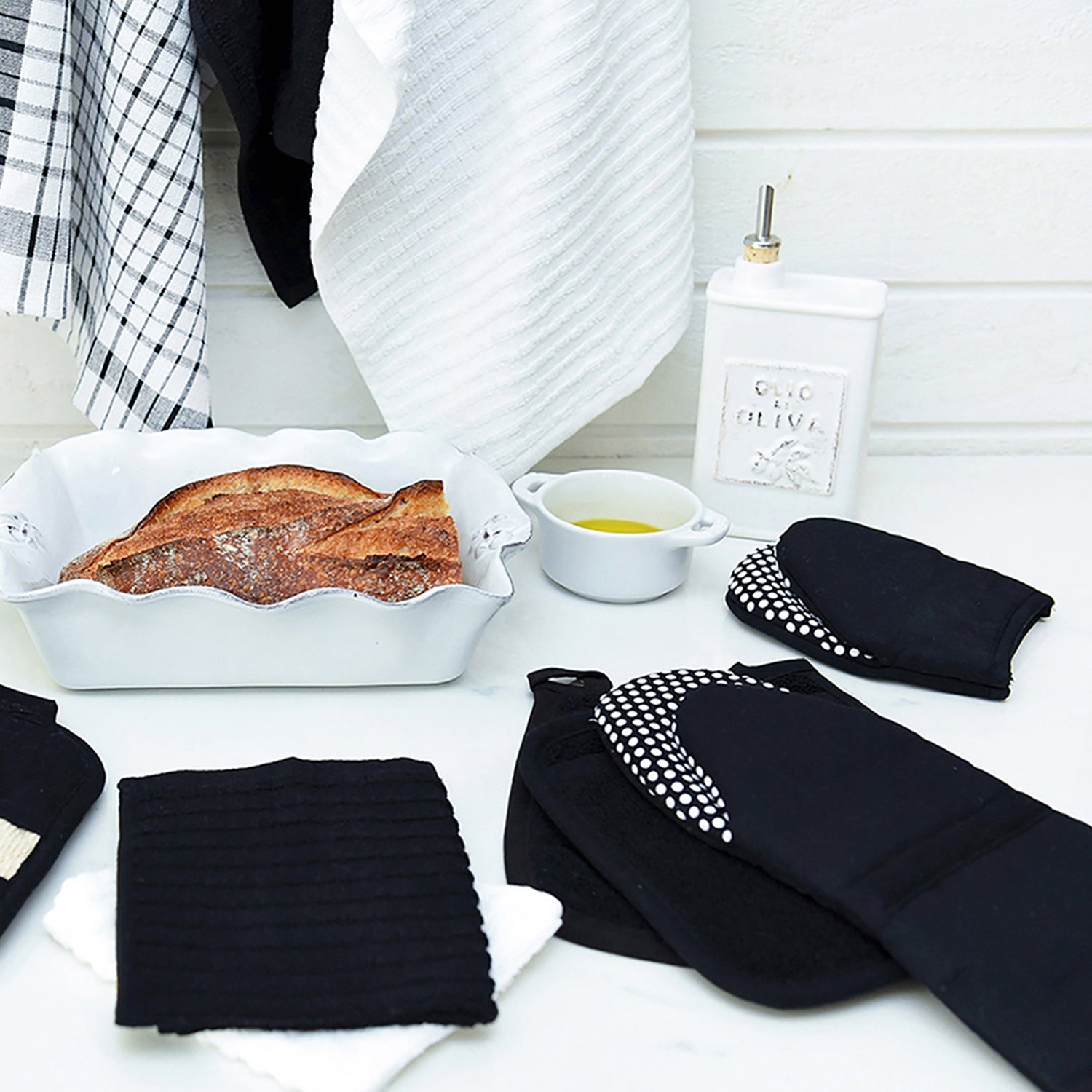 Black Kitchen Textiles by Ritz – Kooi Housewares