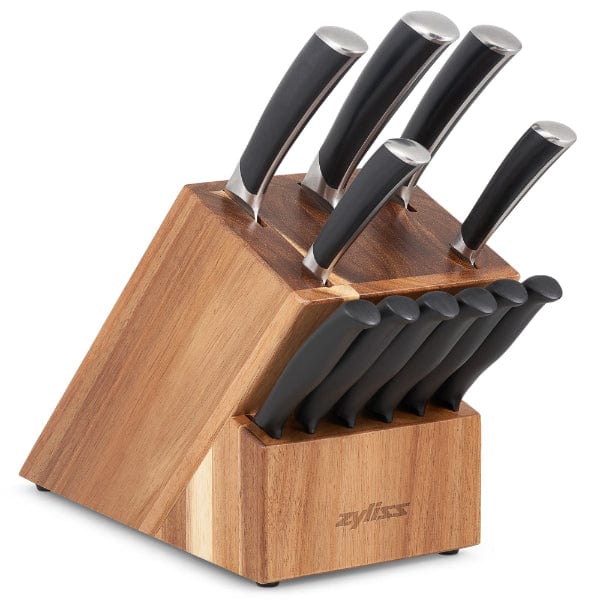 Knives in a Knife Set with a Wooden Storage Block