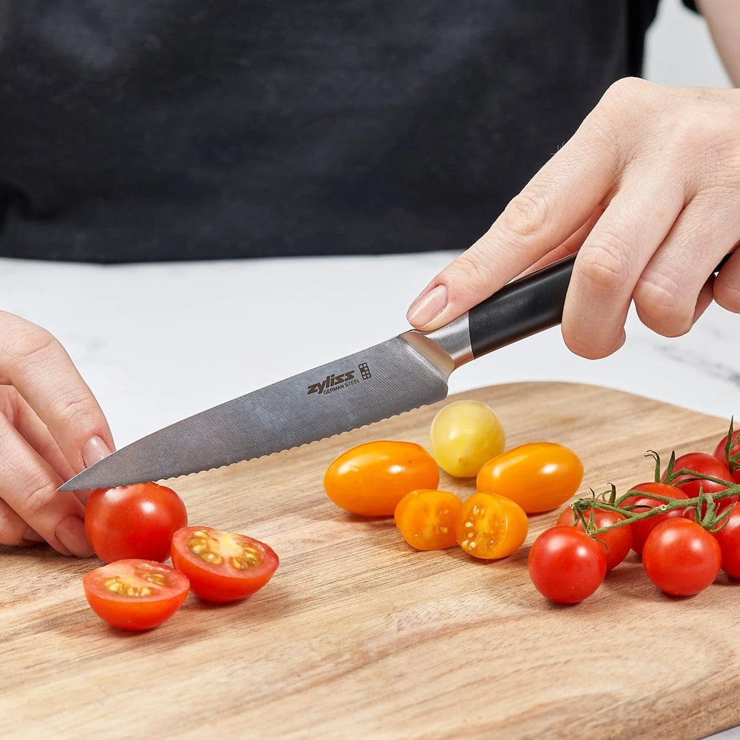 Comfort Pro Serrated Paring Knife by Zyliss