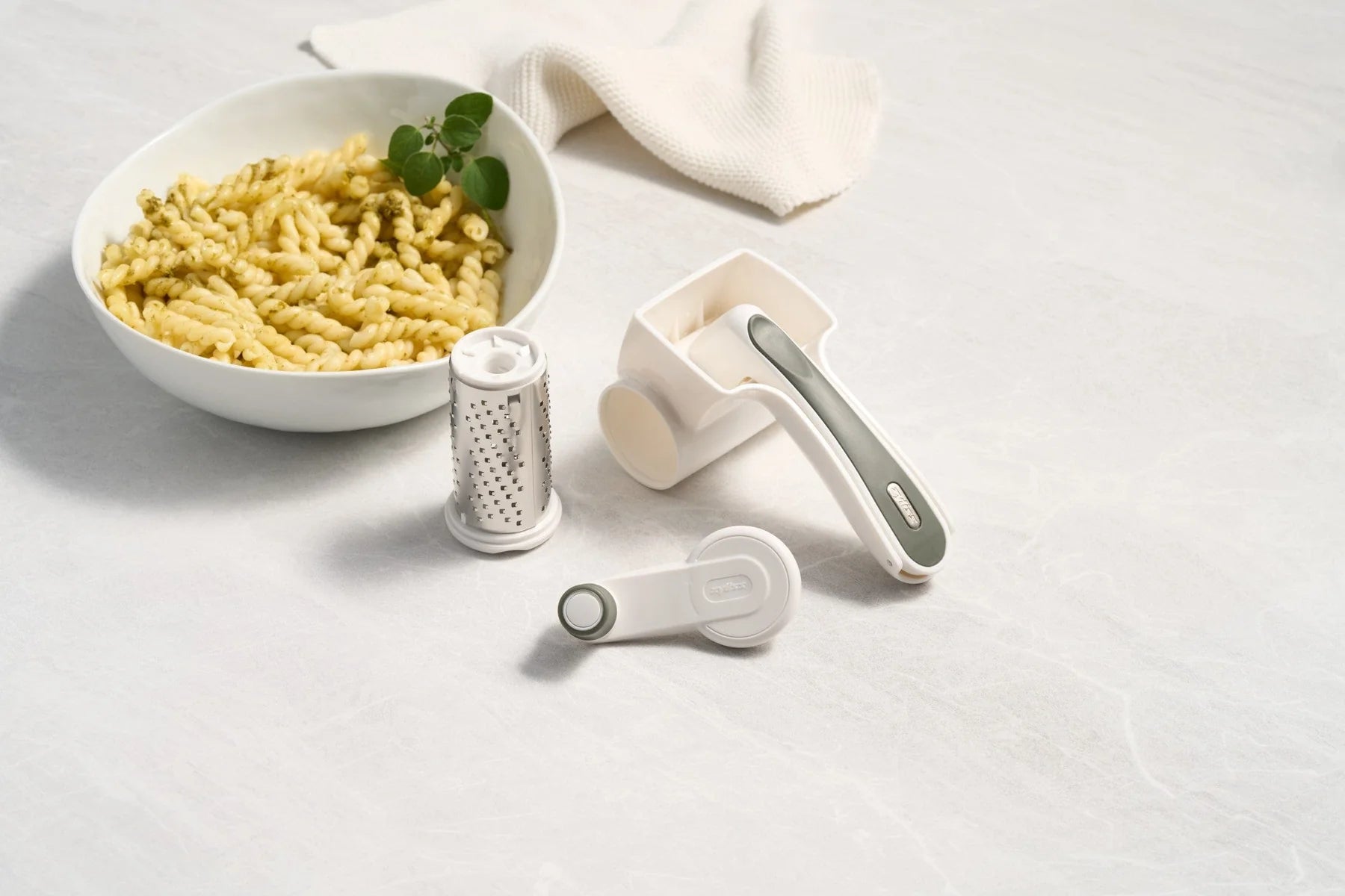 Zyliss Original Cheese Grater - White, 1 Each, Plastic Handle with Steel  Crank 