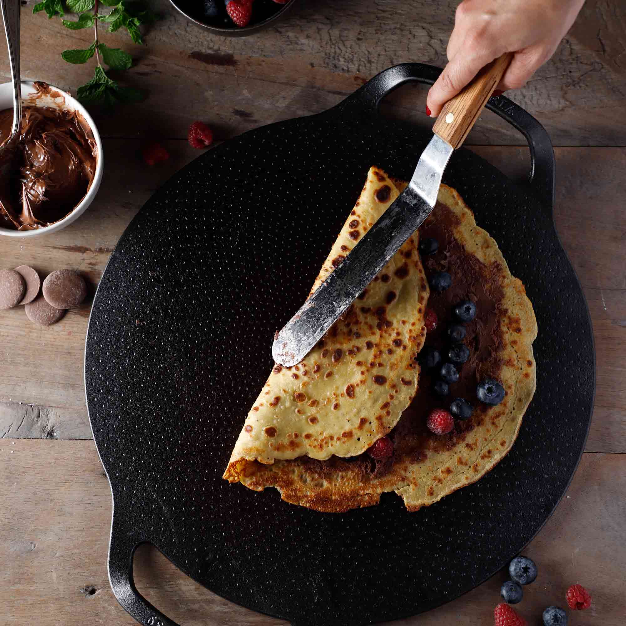 Victoria Cast Iron Comal Pizza Pan - Thumbnail 2