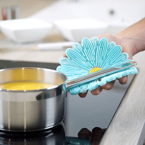 Charles Viancin Daisy Trivet Potholder - Thumbnail 3