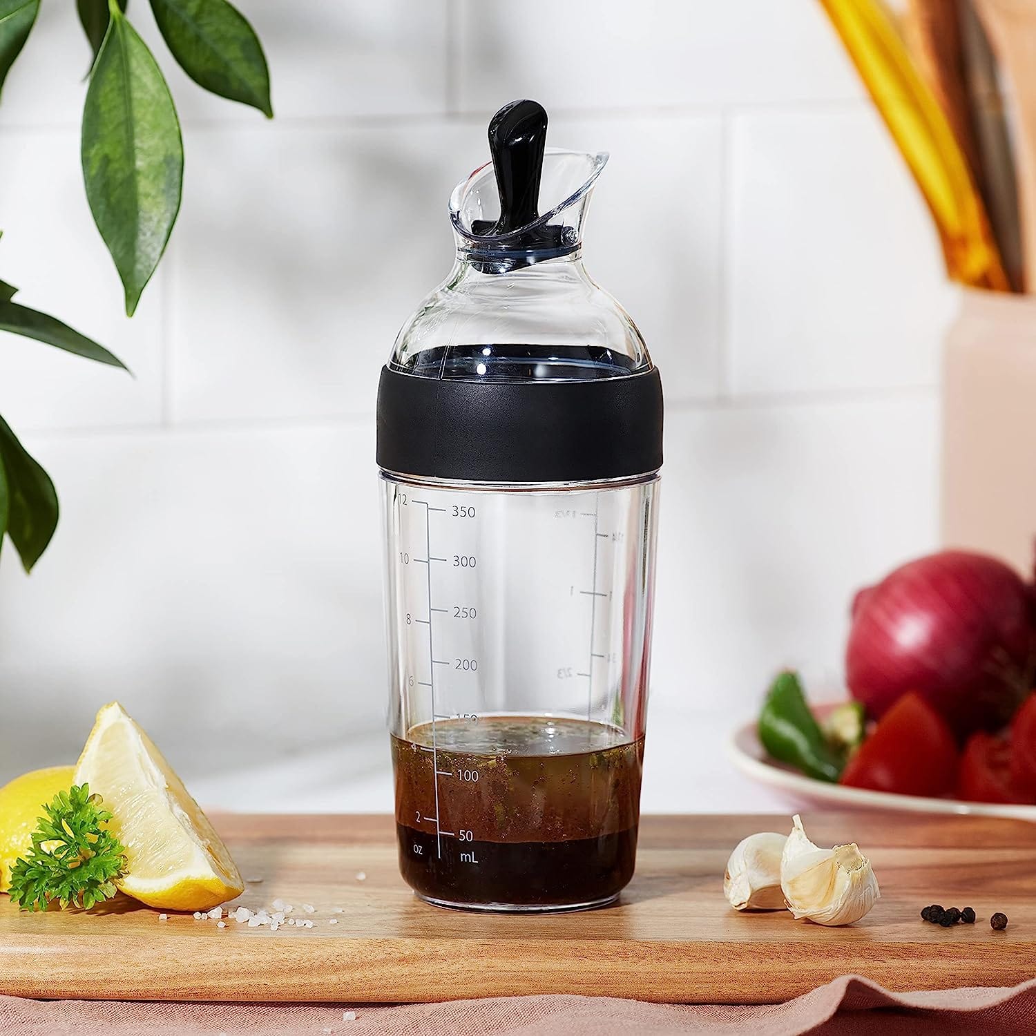 OXO  Salad Dressing Shaker - Black – Plum's Cooking Company