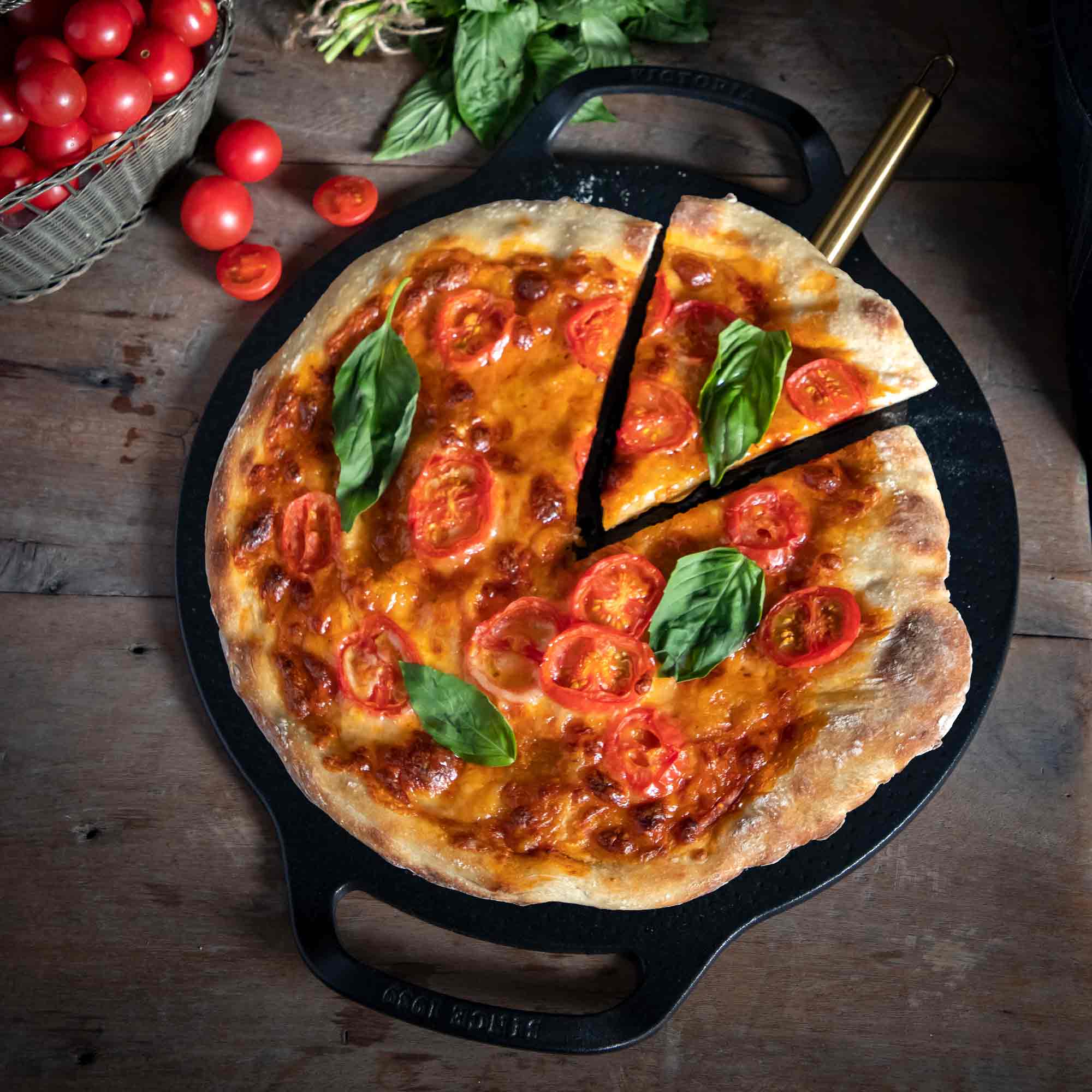 Victoria Cast Iron Comal Pizza Pan - Thumbnail 4