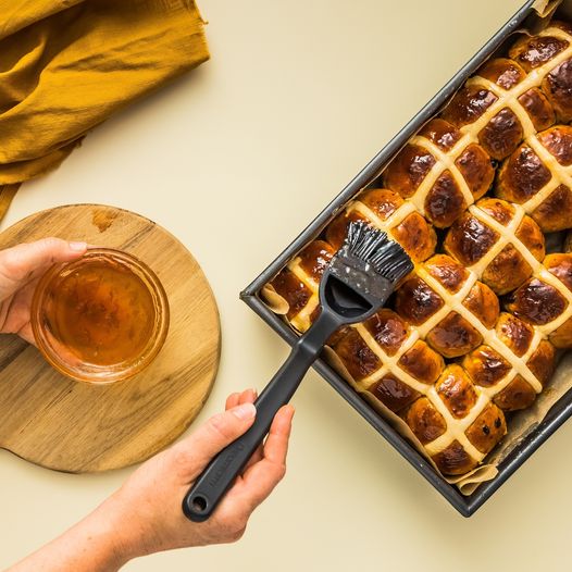 Brizzle Basting Brush for Grilling, Pastries, Meat by Dreamfarm