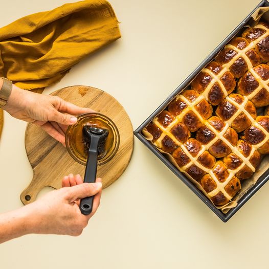 Brizzle Basting Brush for Grilling, Pastries, Meat by Dreamfarm