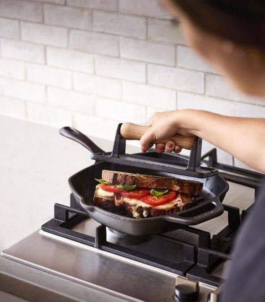 https://www.kooihousewares.com/cdn/shop/files/victoria-cast-iron-griddles-grill-pans-victoria-cast-iron-square-grill-pan-10-x-10-32034421997603.jpg?v=1692293042&width=720