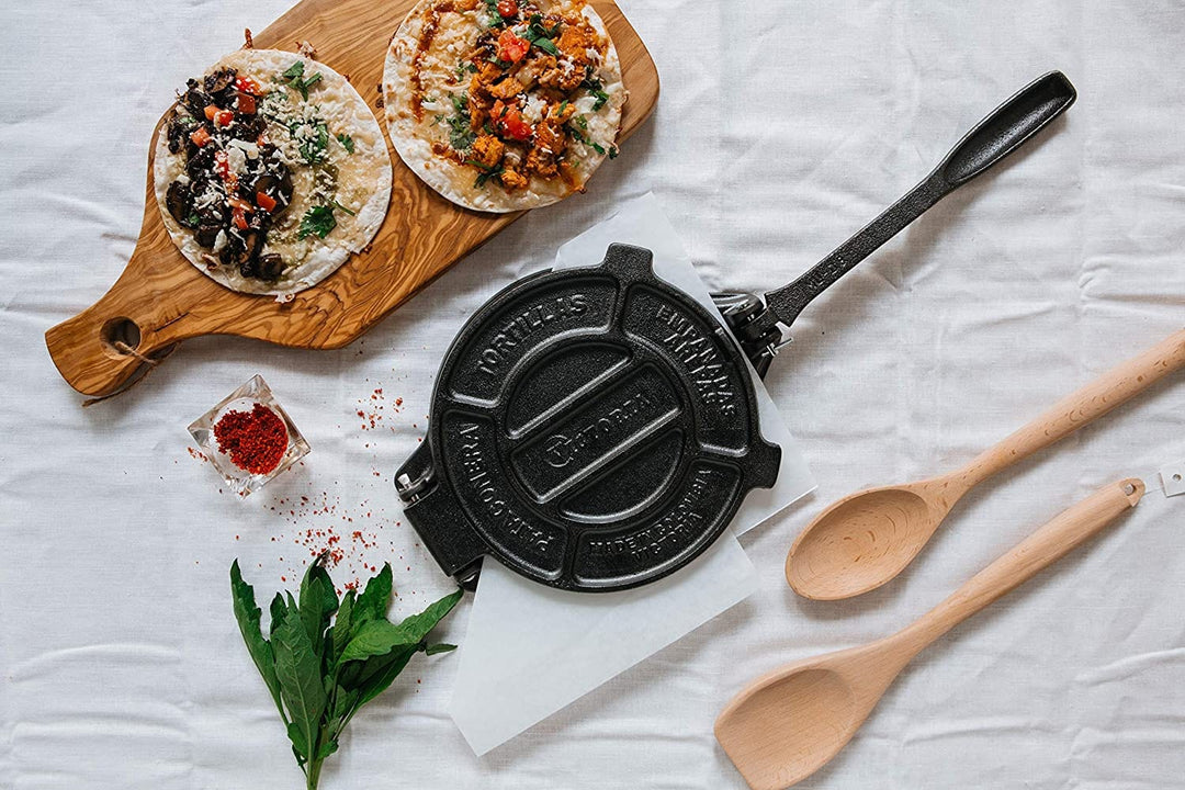 Homemade flour tortillas in a Le Creuset skillet : r/castiron